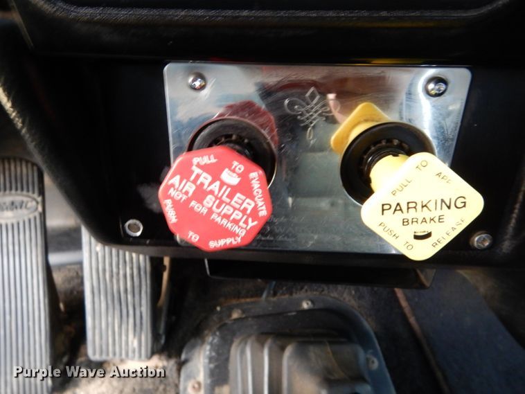 image for item FK9908 2001 Peterbilt 379 EXHD semi truck