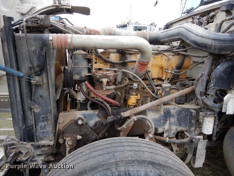 image for item FK9908 2001 Peterbilt 379 EXHD semi truck