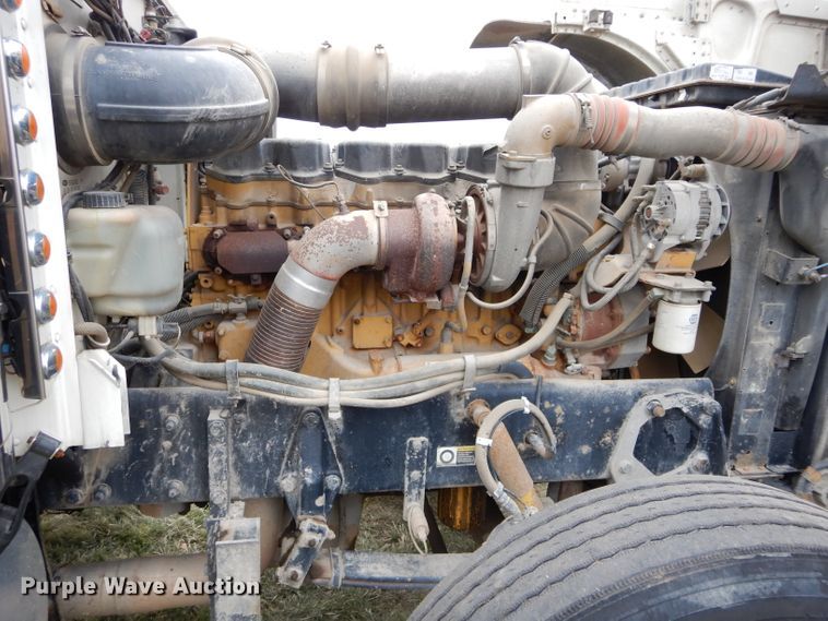 image for item FK9908 2001 Peterbilt 379 EXHD semi truck