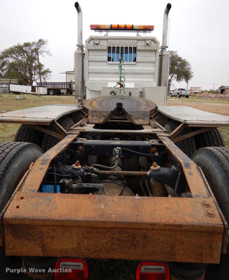 image for item FK9908 2001 Peterbilt 379 EXHD semi truck