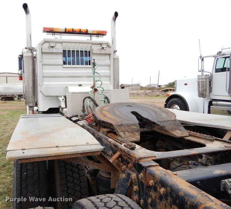image for item FK9908 2001 Peterbilt 379 EXHD semi truck