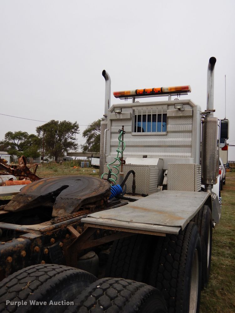 image for item FK9908 2001 Peterbilt 379 EXHD semi truck