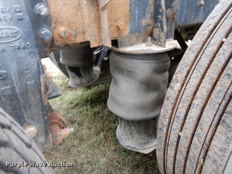 image for item FK9908 2001 Peterbilt 379 EXHD semi truck