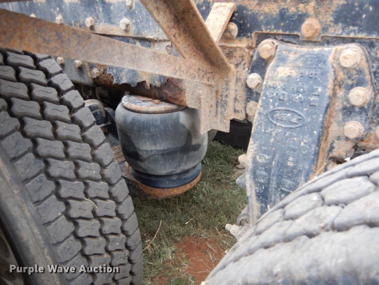 image for item FK9908 2001 Peterbilt 379 EXHD semi truck