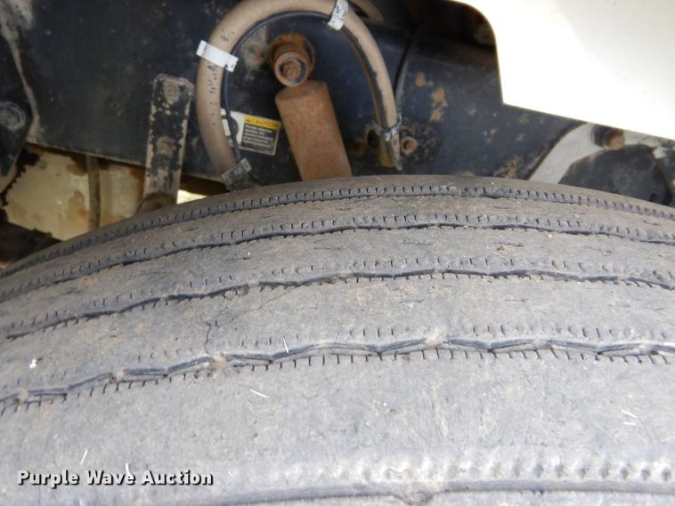 image for item FK9908 2001 Peterbilt 379 EXHD semi truck