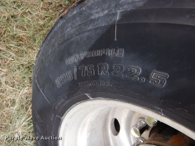 image for item FK9908 2001 Peterbilt 379 EXHD semi truck