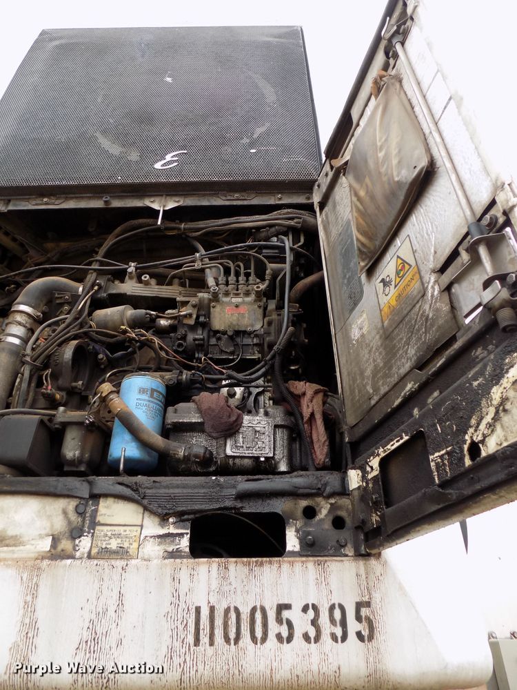 image for item FK9911 2000 Utility Trailers refrigerated van trailer