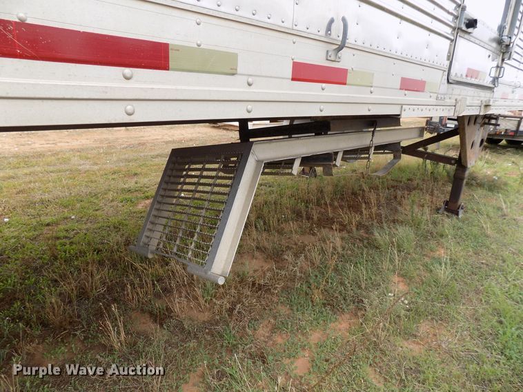 image for item FK9911 2000 Utility Trailers refrigerated van trailer