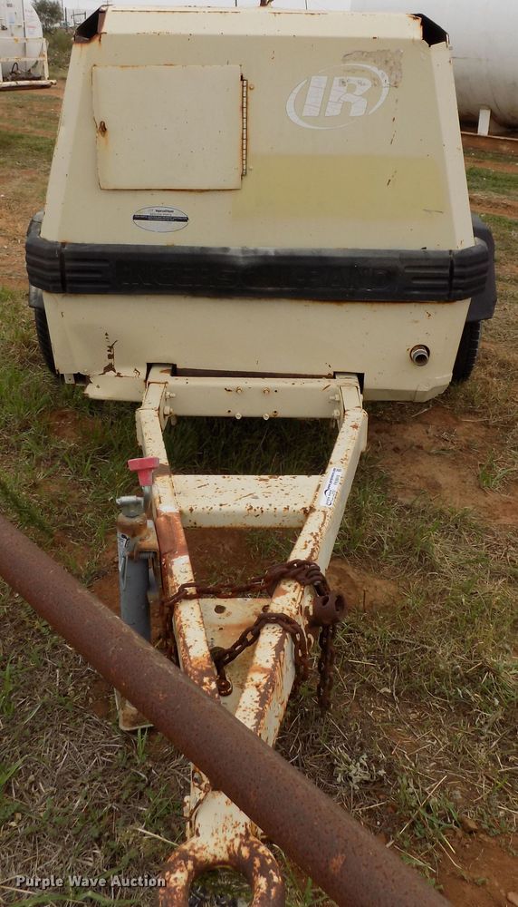 image for item FK9916 1999 Ingersoll Rand P185WJD air compressor