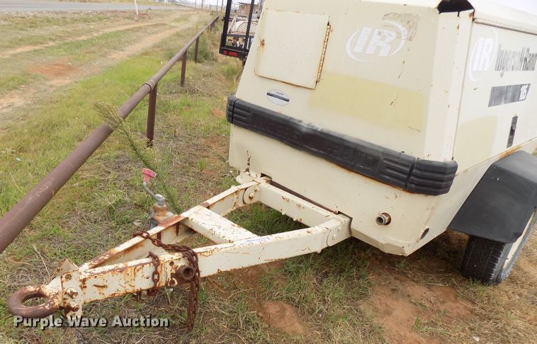 image for item FK9916 1999 Ingersoll Rand P185WJD air compressor