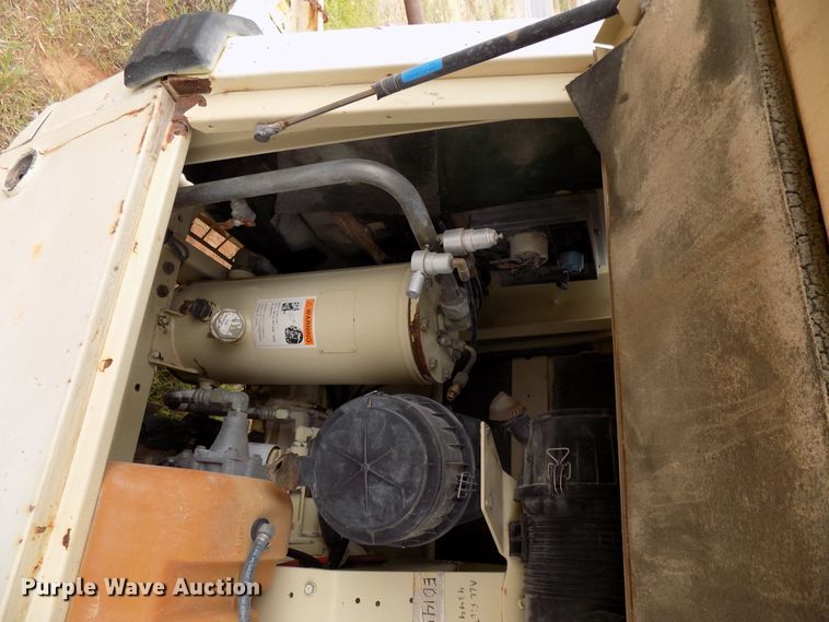 image for item FK9916 1999 Ingersoll Rand P185WJD air compressor