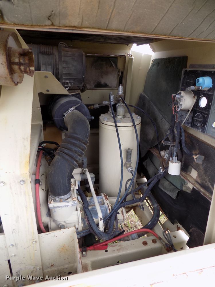 image for item FK9916 1999 Ingersoll Rand P185WJD air compressor