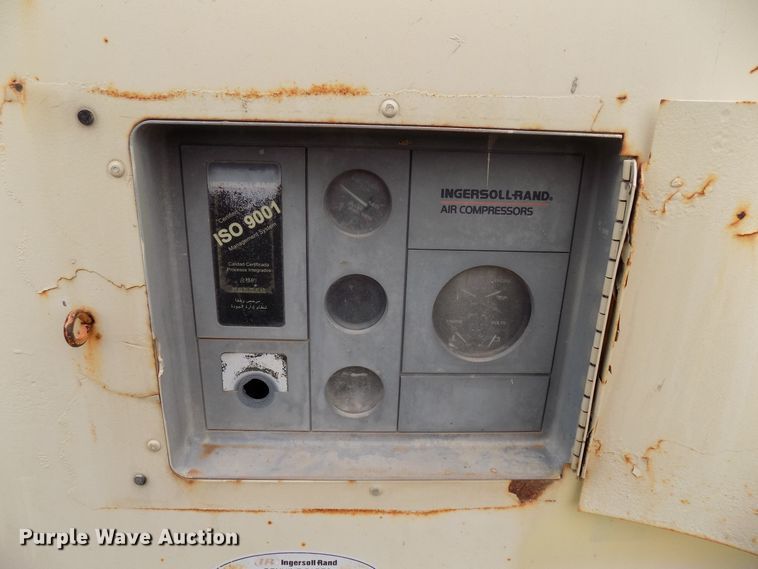 image for item FK9916 1999 Ingersoll Rand P185WJD air compressor