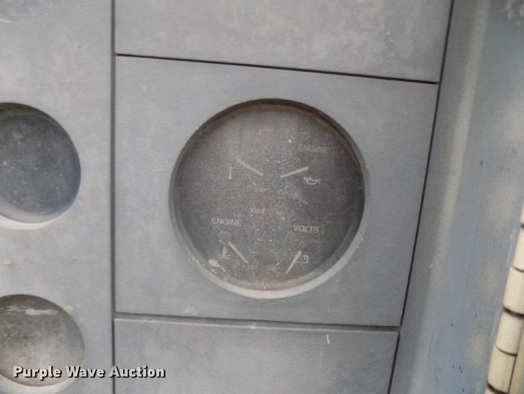 image for item FK9916 1999 Ingersoll Rand P185WJD air compressor