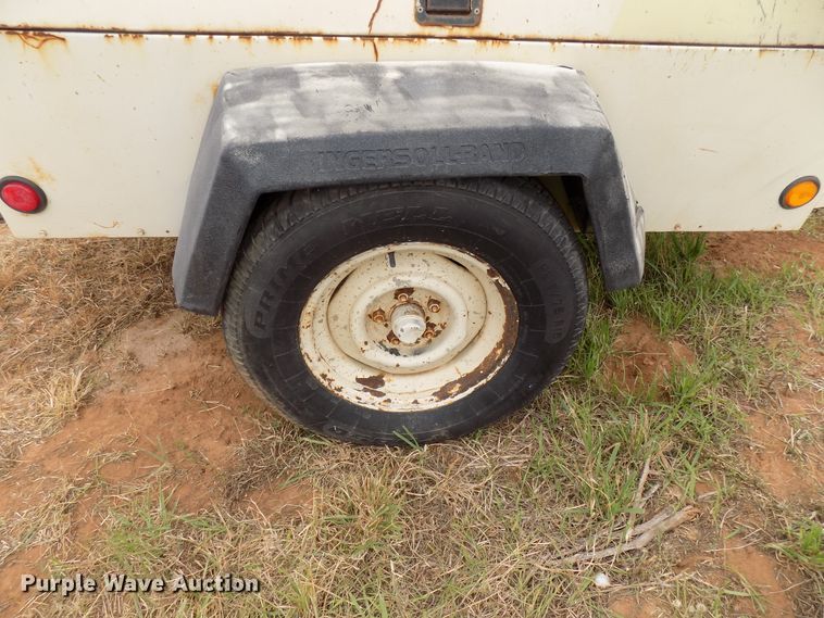 image for item FK9916 1999 Ingersoll Rand P185WJD air compressor