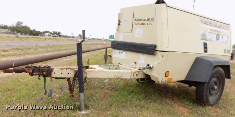 image for item FK9918 1999 Ingersoll Rand P185JD air compressor