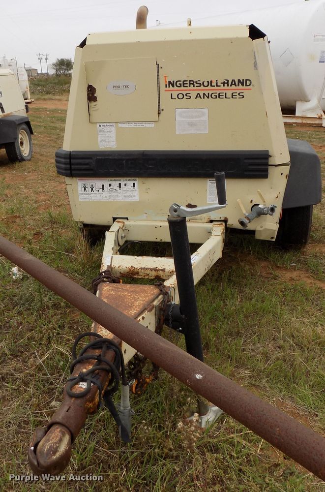 image for item FK9918 1999 Ingersoll Rand P185JD air compressor