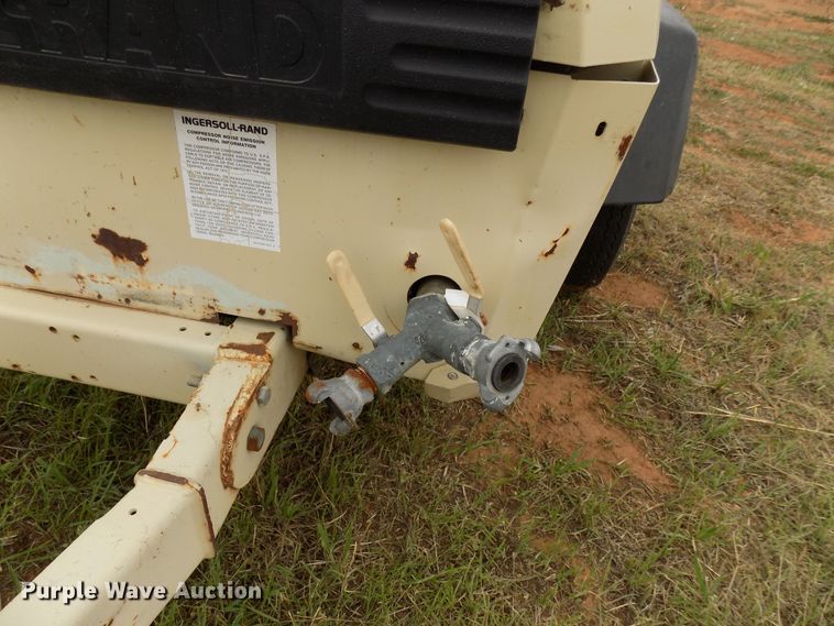 image for item FK9918 1999 Ingersoll Rand P185JD air compressor