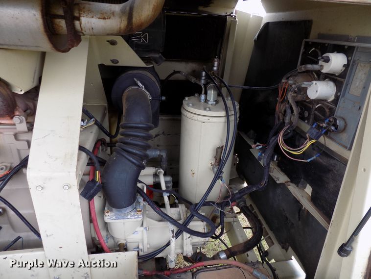 image for item FK9918 1999 Ingersoll Rand P185JD air compressor