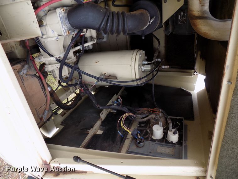 image for item FK9918 1999 Ingersoll Rand P185JD air compressor