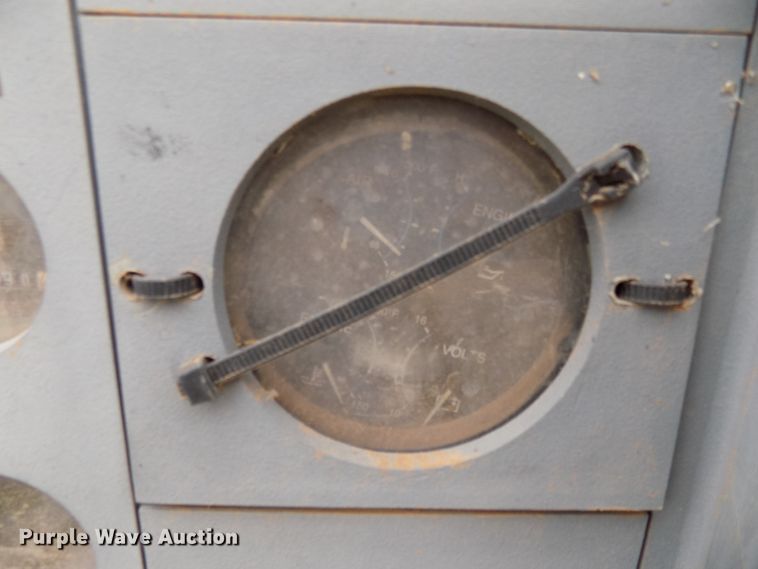 image for item FK9918 1999 Ingersoll Rand P185JD air compressor