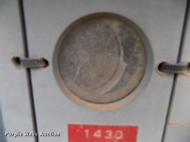 image for item FK9918 1999 Ingersoll Rand P185JD air compressor