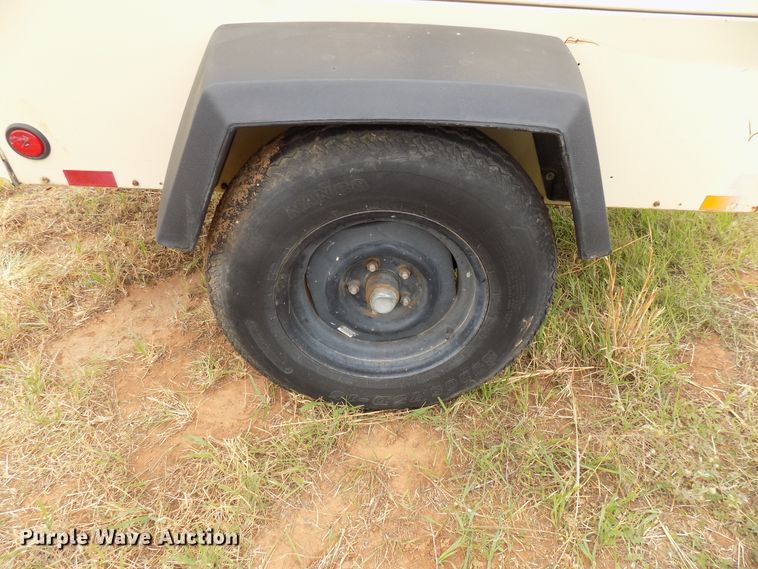 image for item FK9918 1999 Ingersoll Rand P185JD air compressor