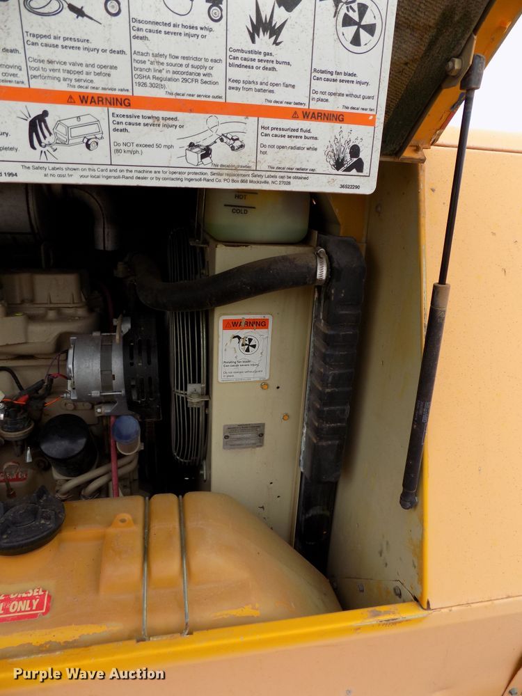 image for item FK9919 1994 Ingersoll Rand P185DWJD air compressor