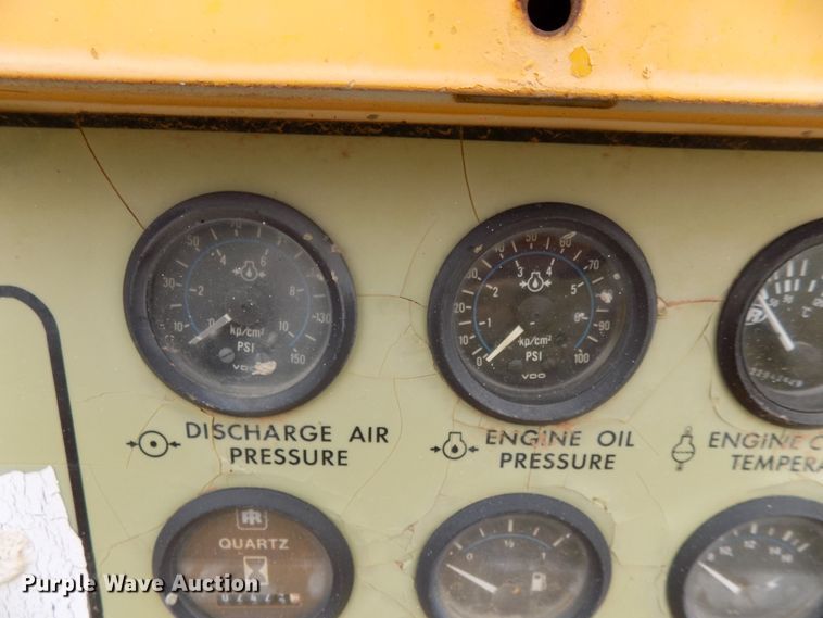 image for item FK9919 1994 Ingersoll Rand P185DWJD air compressor