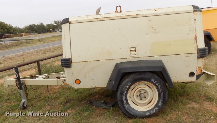 image for item FK9920 1999 Ingersoll Rand XP185WJD air compressor