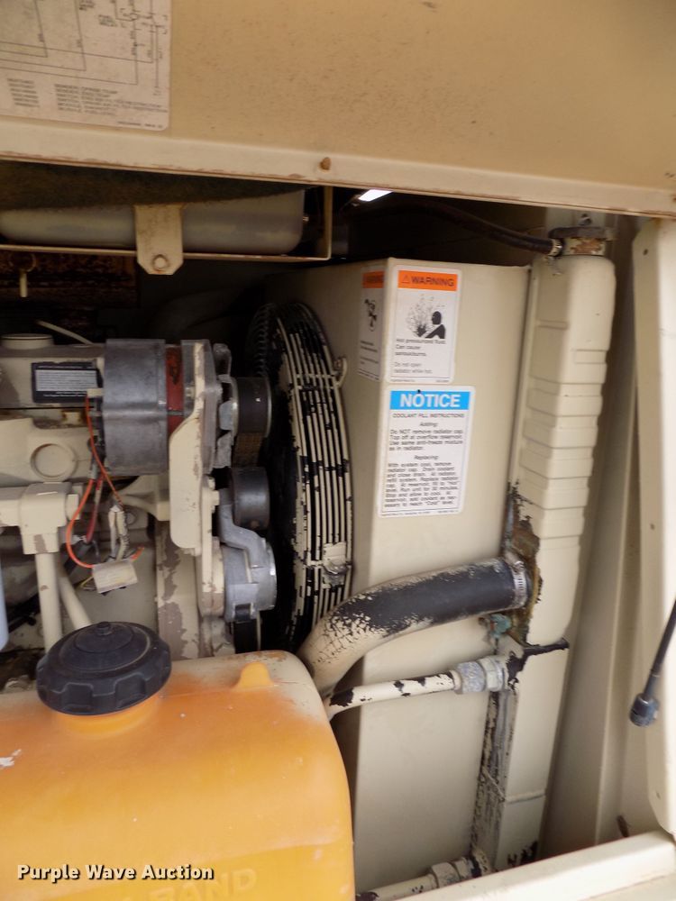 image for item FK9920 1999 Ingersoll Rand XP185WJD air compressor