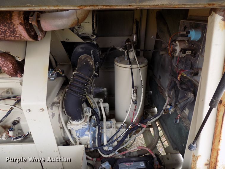 image for item FK9920 1999 Ingersoll Rand XP185WJD air compressor