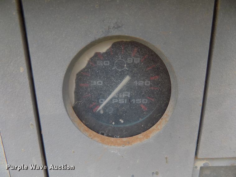 image for item FK9920 1999 Ingersoll Rand XP185WJD air compressor