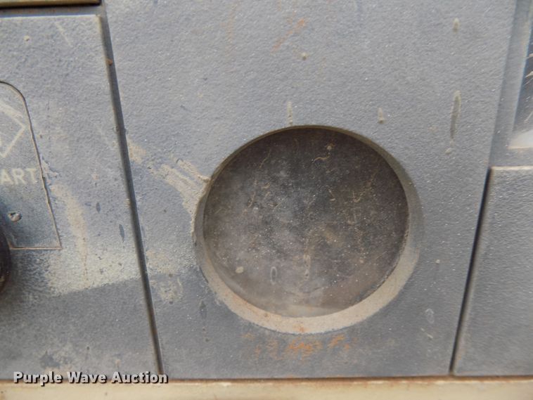 image for item FK9920 1999 Ingersoll Rand XP185WJD air compressor