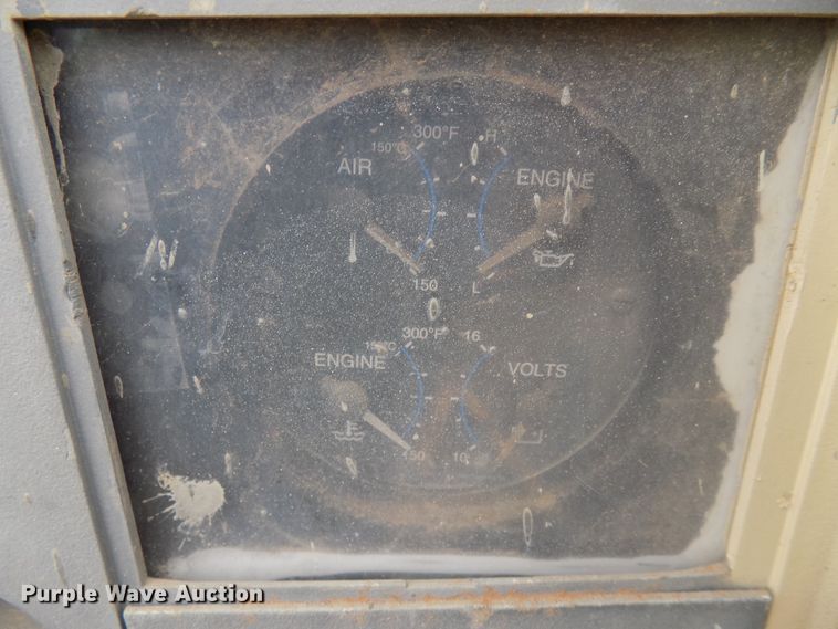 image for item FK9920 1999 Ingersoll Rand XP185WJD air compressor