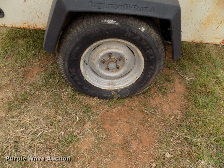 image for item FK9920 1999 Ingersoll Rand XP185WJD air compressor