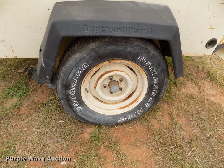 image for item FK9920 1999 Ingersoll Rand XP185WJD air compressor