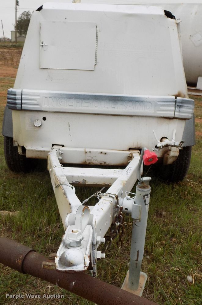 image for item FK9921 1999 Ingersoll Rand P185JD air compressor