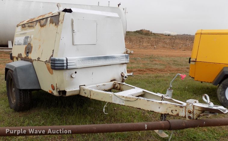 image for item FK9921 1999 Ingersoll Rand P185JD air compressor