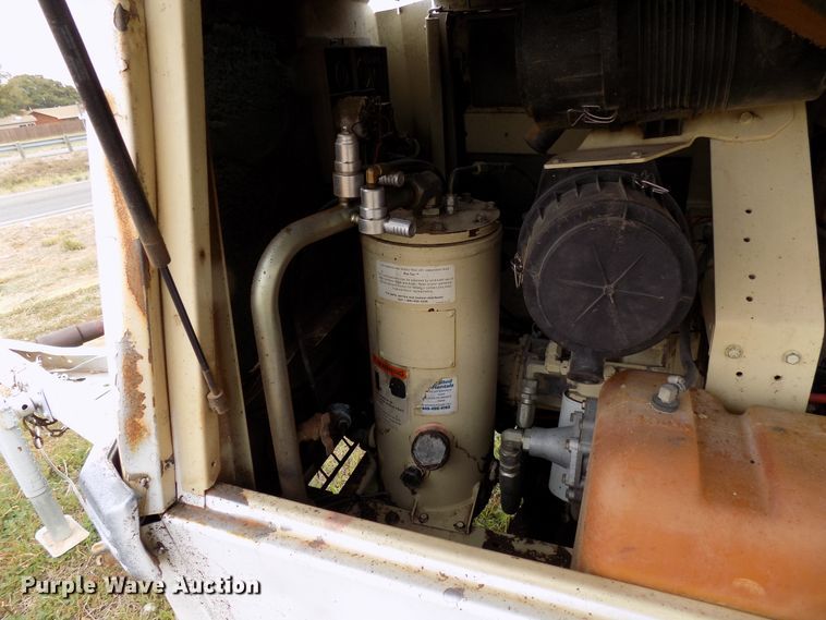 image for item FK9921 1999 Ingersoll Rand P185JD air compressor