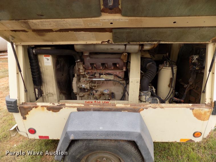 image for item FK9921 1999 Ingersoll Rand P185JD air compressor