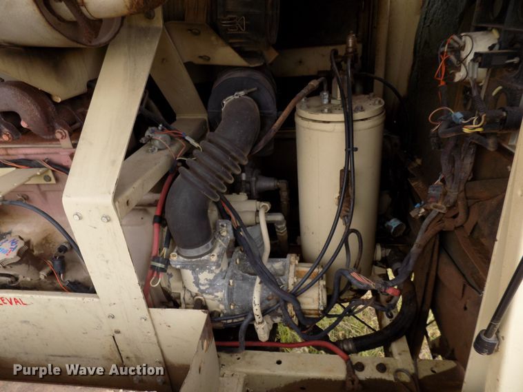 image for item FK9921 1999 Ingersoll Rand P185JD air compressor