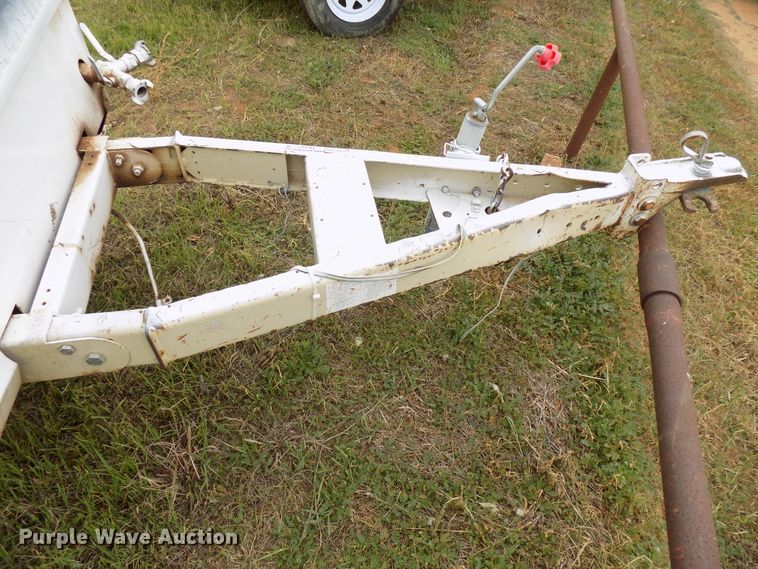 image for item FK9921 1999 Ingersoll Rand P185JD air compressor