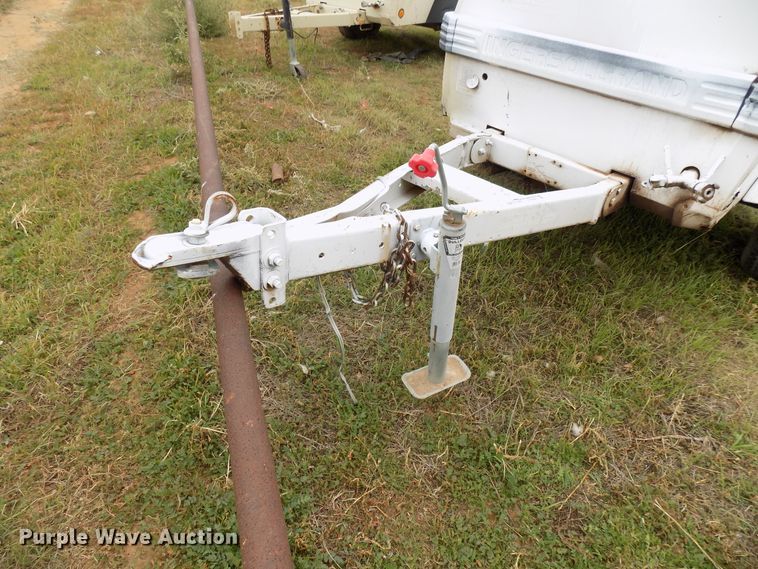 image for item FK9921 1999 Ingersoll Rand P185JD air compressor