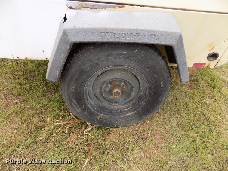 image for item FK9921 1999 Ingersoll Rand P185JD air compressor