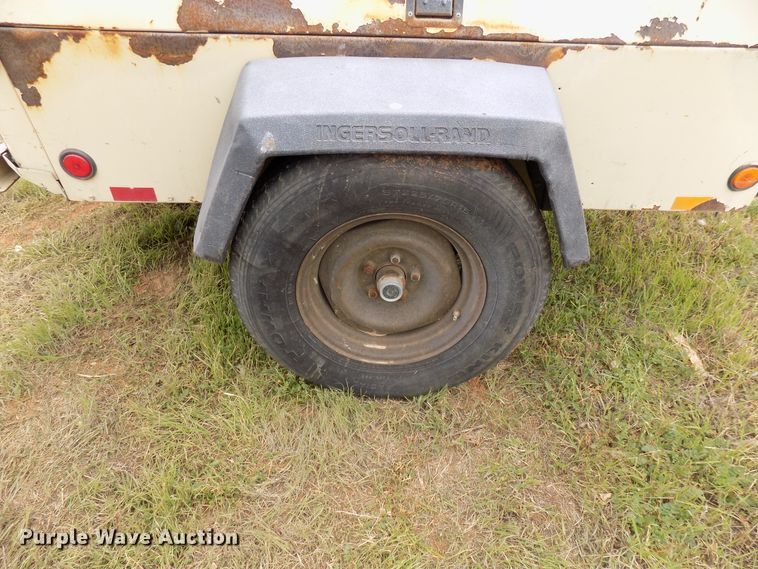 image for item FK9921 1999 Ingersoll Rand P185JD air compressor