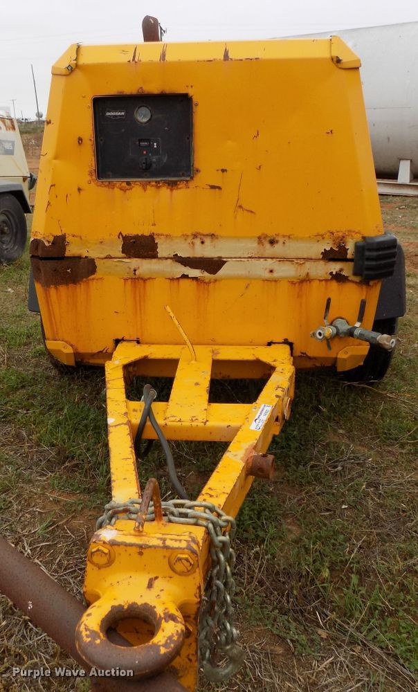 image for item FK9922 1997 Doosan P185WJD air compressor