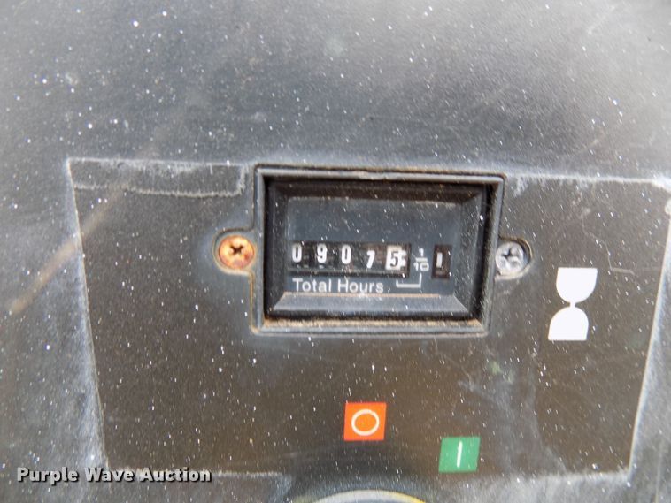 image for item FK9922 1997 Doosan P185WJD air compressor