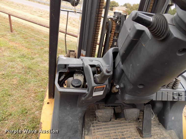 image for item FK9925 Caterpillar 2P5000 forklift