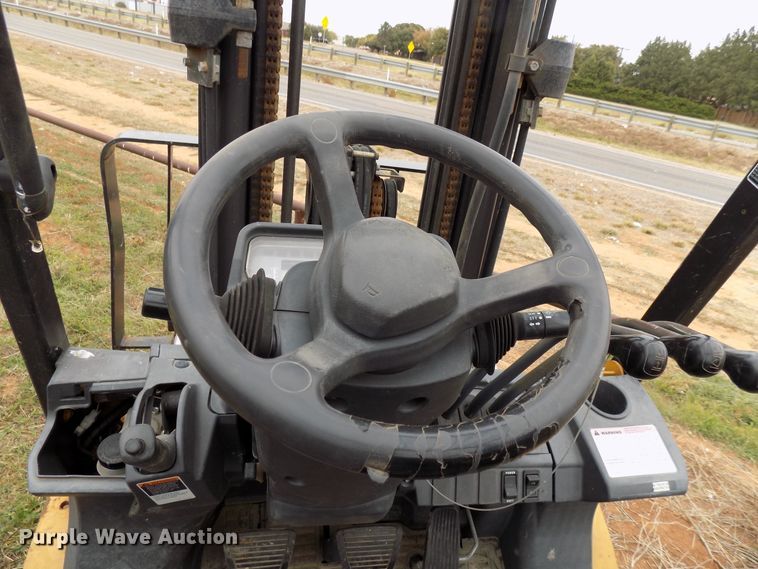 image for item FK9925 Caterpillar 2P5000 forklift